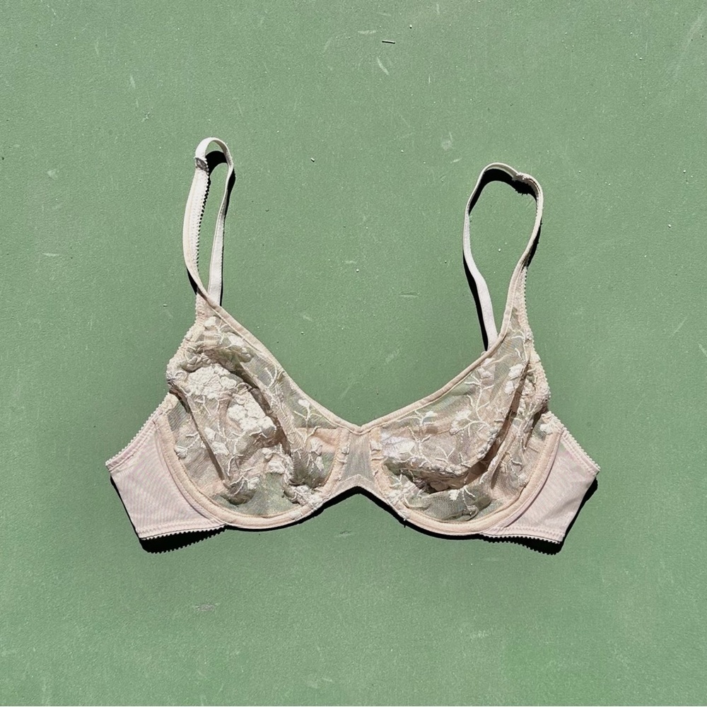 on gossamer nude lace bra